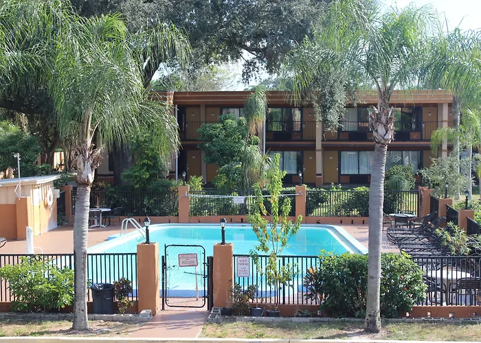 Inn Near Busch Gardens